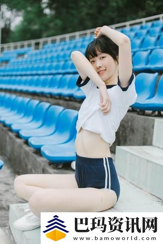 护肤从面膜开始！一面膜胸口一面吃下部位片段，网友：这些技巧帮你更好保养肌肤！
