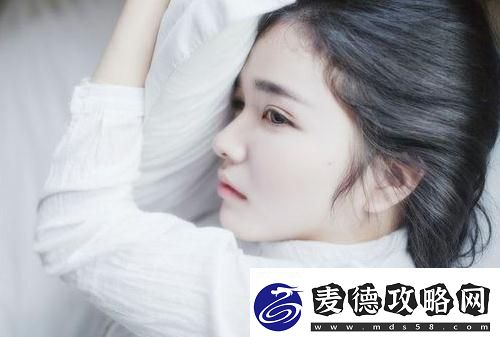麻花豆传媒剧国产MV的特点：镜头选择与色调运用的艺术性-精准传递歌曲情感!