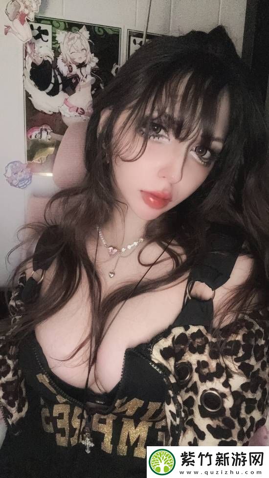 国外美女推主认证漫威争锋匕首体模