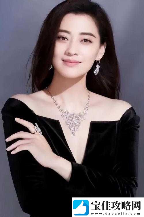 五月媚婷：美丽与才情的绽放